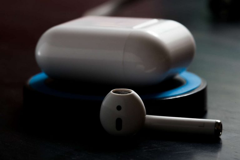 Best 8 AirPods Pro/ AirPods 2 Wireless Chargers in 2019