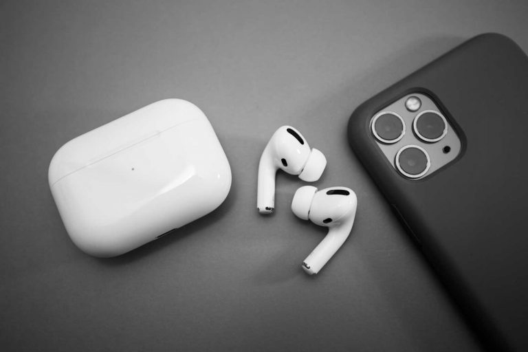6 Best Black AirPods Pro Cases from ESR