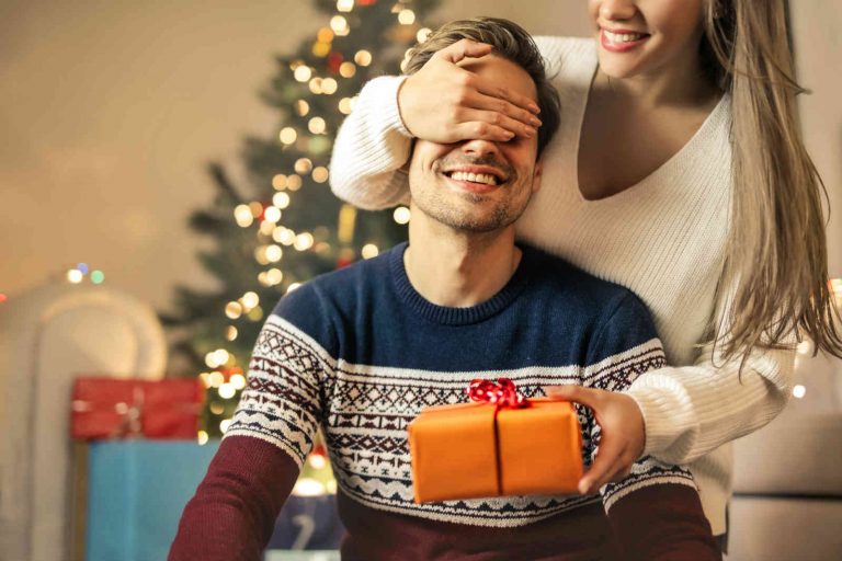 TOP 10 CHRISTMAS GIFTS FOR HIM & HER; UP TO 60% OFF