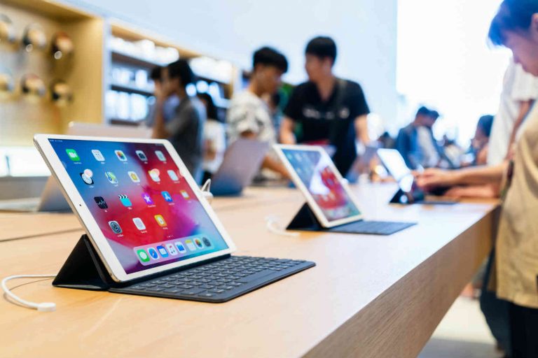 8 Must-Have iPad Accessories for College Students