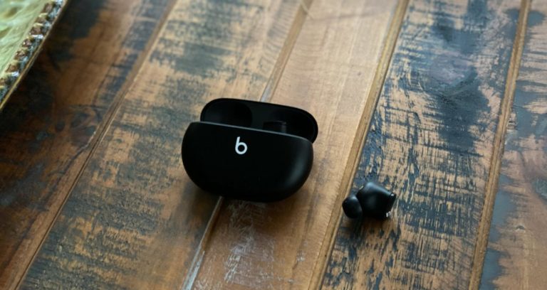 Beats Studio Buds vs. AirPods Pro: Welche lohnen sich zu kaufen?