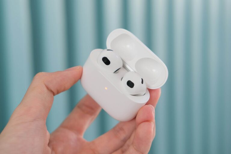 AirPods 4 Rumors DEDEDE